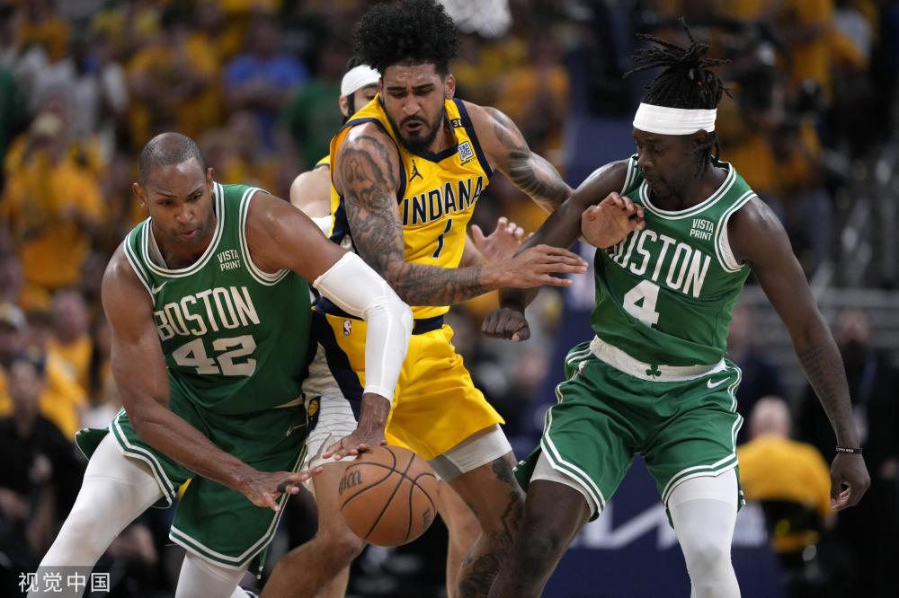 成为全场瞩 成为全场瞩