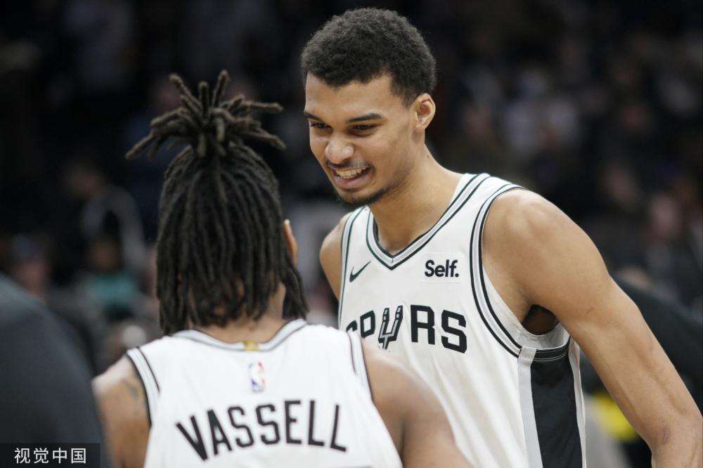 像是客人 像是客人