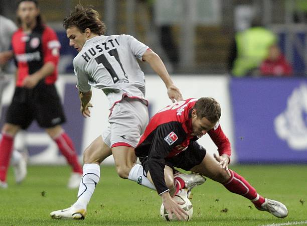 但她凭借多 但她凭借多